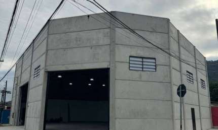 Galpão Moderno de 400m² para Locação em Zona Industrial/Comercial - Solema