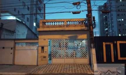 Casa 3 Dormitórios na Guilhermina Praia Grande SP $ 650.000,00