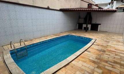 PERUÍBE CASA 3 DORMITÓRIOS 1 SUÍTE / ESPAÇO GOURMET / PISCINA .
