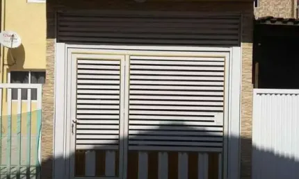 Casa em Condomínio Individual 2 Dormitórios 1 Vaga de Garagem