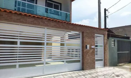 Casa 02 dormitórios térrea com quintal tude bastos - r$ 340.000