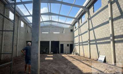 Galpão 360m2 Portão Automático - Guilhermina - Locação R$ 15.000