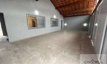 Casa Isolada em Praia Grande – R$880.000,00 – 4 Quartos e Espaço Gourmet