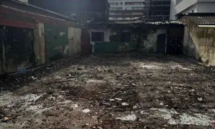 Terreno com Edícula na Guilhermina . Praia Grande . SP . Alugo