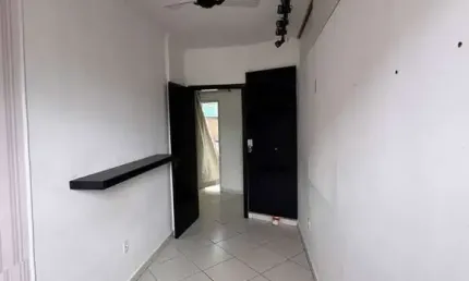 Alugo apartamento 2 dormitórios semi mobiliado. boqueirão/ praia grande sp.
