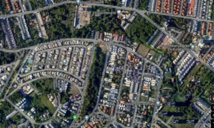 Terreno à venda no Buraquinho, Lauro de Freitas  por R$ 2.800.000