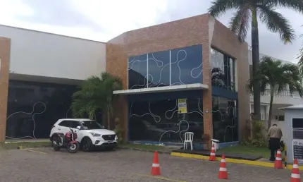 Barracão / Galpão / Depósito para alugar no Pitangueiras, Lauro de Freitas  por R$ 18.000