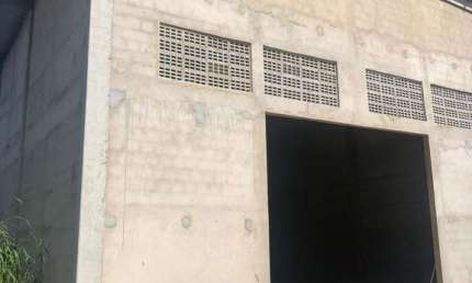 Barracão / Galpão / Depósito para alugar no Recreio Ipitanga, Lauro de Freitas  por R$ 6.000
