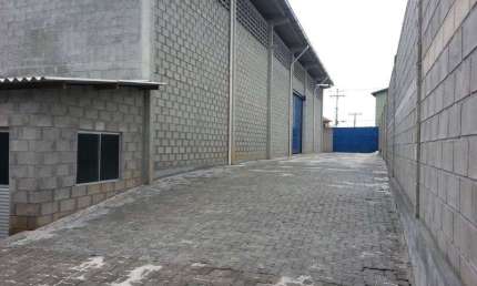 Barracão / Galpão / Depósito para alugar no Recreio Ipitanga, Lauro de Freitas  por R$ 10.000