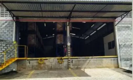 Barracão / Galpão / Depósito para alugar no Buraquinho, Lauro de Freitas  por R$ 63.000