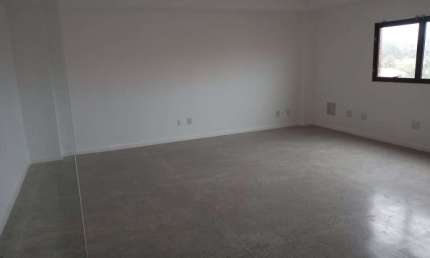 Sala comercial com 1 sala para alugar no Centro, Lauro de Freitas  por R$ 2.150