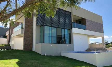 CASA NO ALPHAVILLE 2 COM 4 SUÍTES, SALA DE ESTAR E JANTAR  E PISCINA