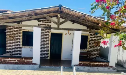 Casa com 3 quartos à venda na rua joaquim de carvalho campos, 35, ipitanga, lauro de freitas por r$ 600.000