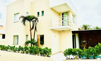 Casa em condomínio fechado com 4 quartos à venda no Ipitanga, Lauro de Freitas  por R$ 900.000