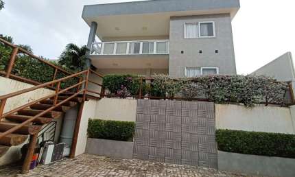 Casa em condomínio fechado com 4 quartos à venda no Caixa D'Água, Lauro de Freitas  por R$ 989.000