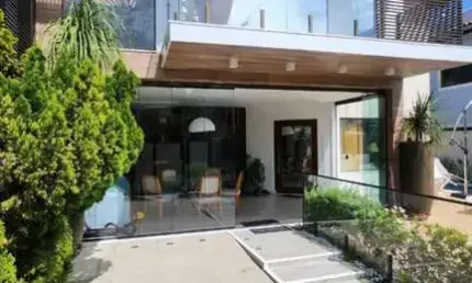 Casa em condomínio fechado com 4 quartos à venda no Parque Jockey Clube, Lauro de Freitas  por R$ 1.800.000