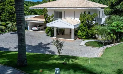 Casa em condomínio fechado com 5 quartos à venda no Estrada do Coco, Lauro de Freitas  por R$ 4.000.000