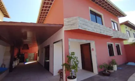 BELISSIMA CASA EM CONDOMÍNIO FECHADO NA ESTRADA DO COCO