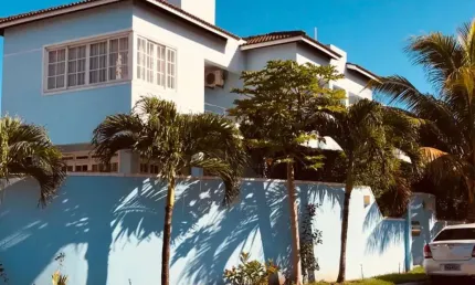 Casa em condomínio fechado com 5 quartos à venda no Estrada do Coco, Lauro de Freitas  por R$ 1.450.000