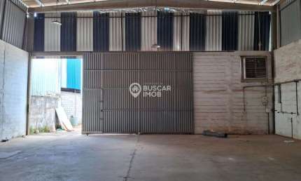 Barracão / Galpão / Depósito para alugar no Caixa D'Água, Lauro de Freitas  por R$ 8.000