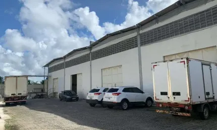 Excelente galpão com mezanino muito bem localizado!