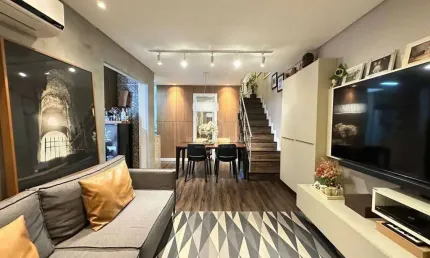Lindo Sobrado totalmente mobiliado no centro de Camboriú