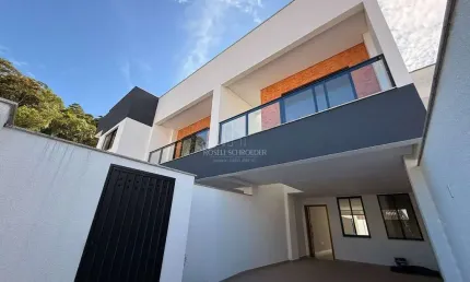 Sobrados de 03 dormitórios no bairro São Francisco de Assis!