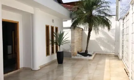 Casa térrea com 3 quartos à venda em Jardim Santa Rosália - SP