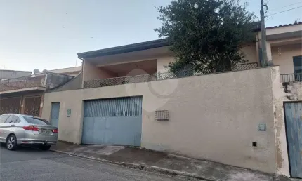 Casa com 3 quartos à venda na Rua dos Ferroviários, Vila Barão, Sorocaba