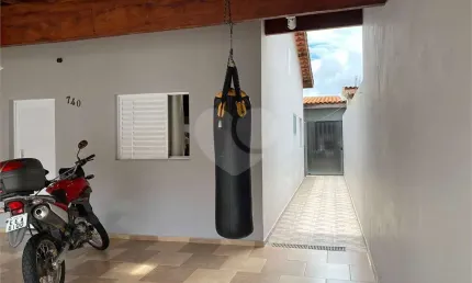 Casa com 2 quartos à venda em Jardim Santa Bárbara - SP