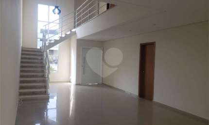 Condomínio com 3 quartos à venda ou para locação em Residencial Villa Do Bosque - SP