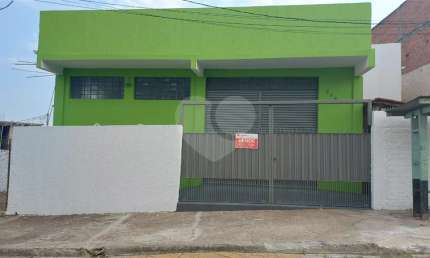 Salão Comercial à venda em Parque Das Laranjeiras - SP