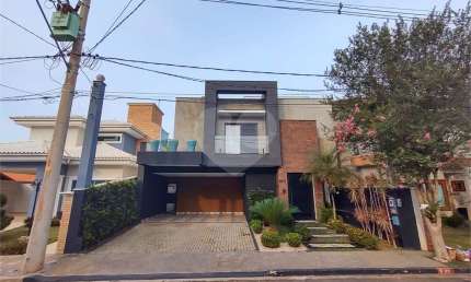 Condomínio com 4 quartos à venda em Jardim Itanguá - SP