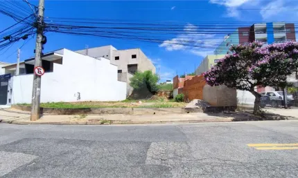 Terreno à venda na Um, Jardim Abatiá, Sorocaba