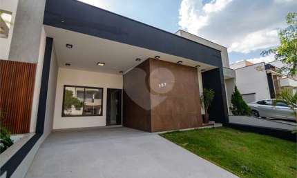 Condomínio com 3 quartos à venda em Cajuru Do Sul - SP
