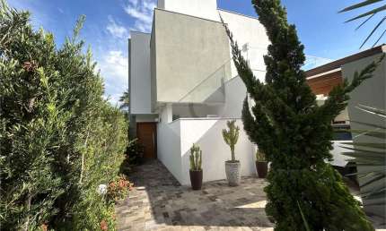 Casa com 4 quartos à venda em Loteamento Residencial Villágio Di Capri - SP