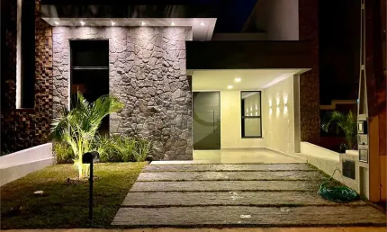 Condomínio com 3 quartos à venda em Cajuru Do Sul - SP