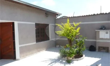 Casa térrea com 4 quartos à venda em Wanel Ville - SP
