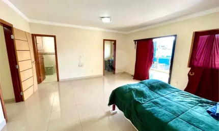 Sobrado com 4 quartos à venda em Jardim Santa Bárbara - SP