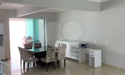 Condomínio com 3 quartos para locação em Horto Florestal - SP