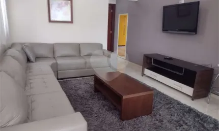 Flat com 1 quartos para locação em Vila Hortência - SP