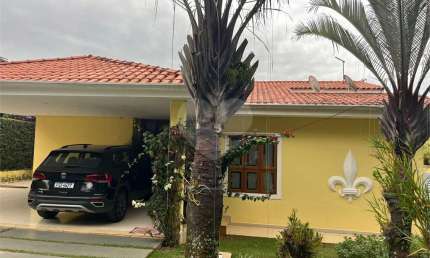 Casa em condomínio fechado com 3 quartos à venda na Lucas Nogueira Garcês, Centro, Araçoiaba da Serra