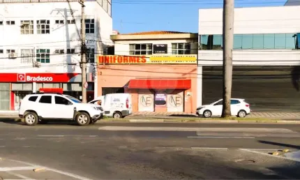 Prédio inteiro à venda ou para locação em Vila Lucy - SP