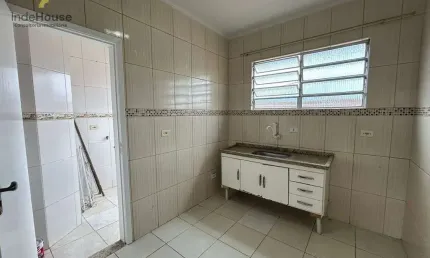 Casa Sobreposta em Condomínio – Vila Nossa Senhora de Fátima