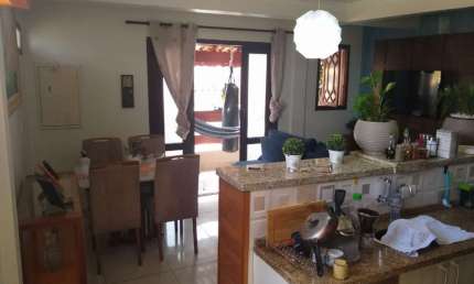 CASA A VENDA COM 03 CASAS NO TERRENO, SENDO UMA DELAS COM 03 DORMITÓRIOS.