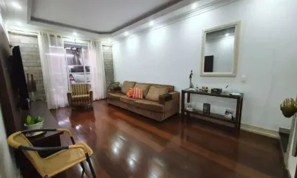 CASA A VENDA, SOBRADO 3 DORMITÓRIOS, SUÍTE, AMPLA SALA, COZINHA, ÁREA GOURMET COM CHURRASQUEIRA, 2 VAGAS COBERTAS. JARDIM MONTE AZUL.