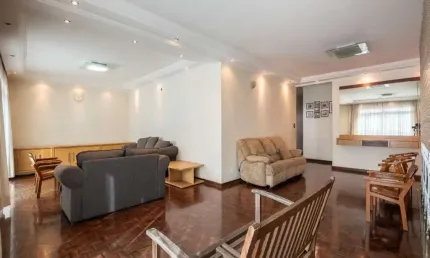 EXCELENTE SOBRADO, A VENDA ALTO PADRÃO,  320 M², 4 DORMITÓRIOS, 01 SUITE, SALA AMPLA PRA 03 AMBIENTES, 05 BANHEIROS, ÁREA DE SERVIÇO, 07 VAGAS.