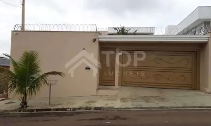 Casa com 3 quartos à venda no Jardim Santa Elisa, São Carlos , 201 m2 por R$ 880.000