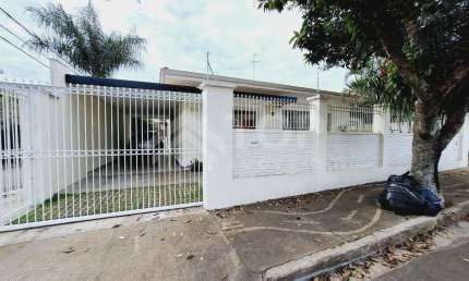 Casa com 4 quartos à venda no Jardim Lutfalla, São Carlos 