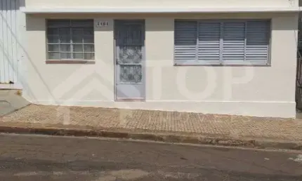 Excelente casa de 2 dormitorios, em excelente localizacao